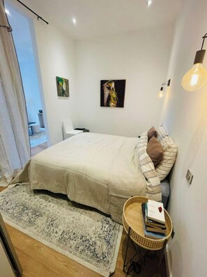 Desk, iron/ironing board