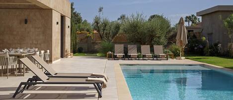 Outdoor pool, a heated pool