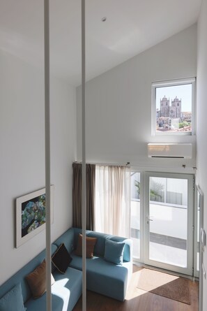 2 Bedroom Mezzanine Apartment (2.4) | Vista para a cidade