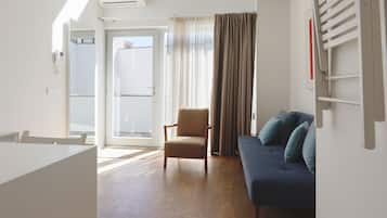 2 Bedroom Mezzanine Apartment (2.3) | Living area