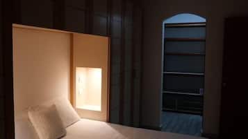 2 bedrooms, iron/ironing board, Internet, bed sheets