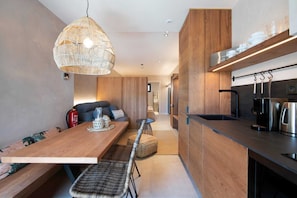Mini-fridge, microwave, stovetop, espresso maker - Apartamentos Balisse (Castelldefels)