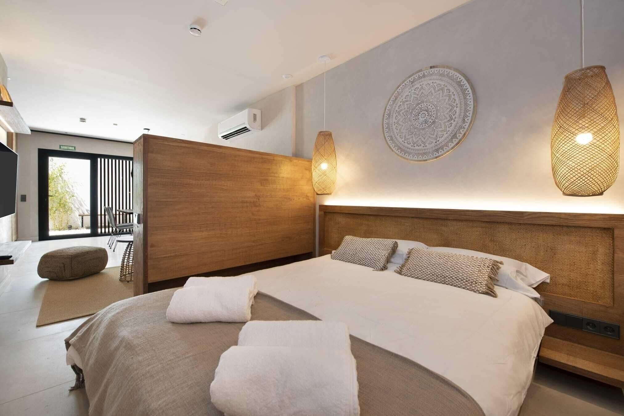 1 bedroom, premium bedding, down comforters, individually decorated