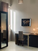 Double Room | Down comforters, in-room safe, individually decorated