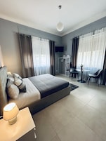 Double Room | Down comforters, in-room safe, individually decorated