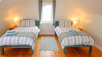 4 habitaciones, decoración personalizada y muebles diferentes