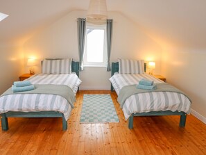 4 bedrooms, individually decorated, individually furnished, free WiFi - Strandview (Coleraine)