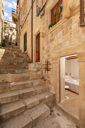 Sistema de insonorización, wifi gratis y ropa de cama