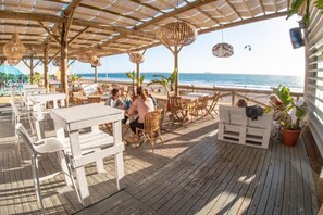 Outdoor dining - The Alcazaba of Cristina (El Puerto de Santa María)
