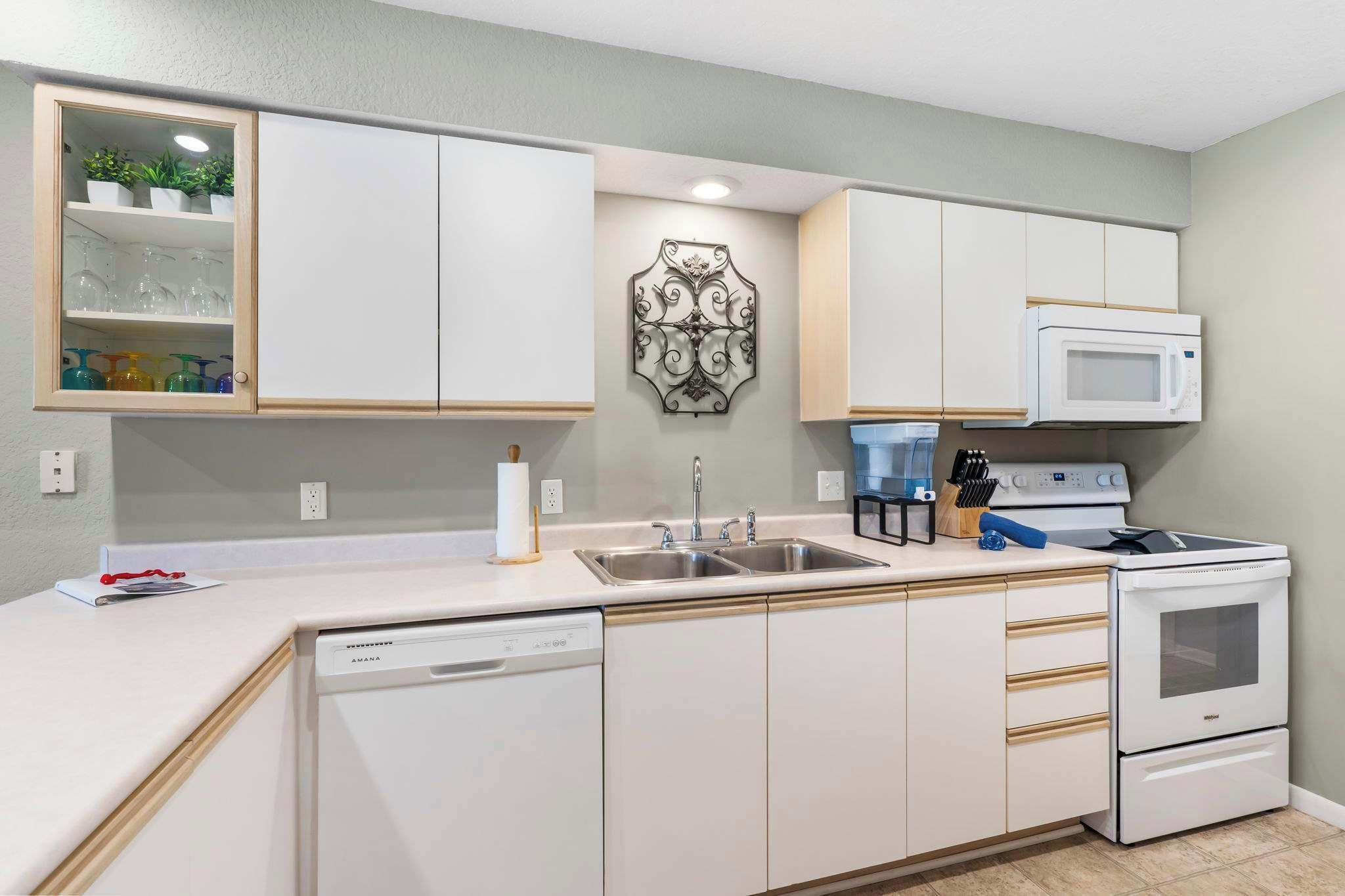 Condo, Multiple Beds, Patio, Golf View (Golf View Escape) | Private kitchen | Coffee/tea maker