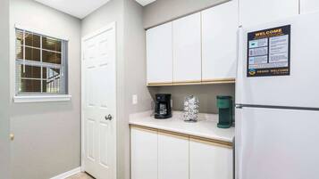 Condo, Multiple Beds, Patio, Golf View (Golf View Escape) | Interior