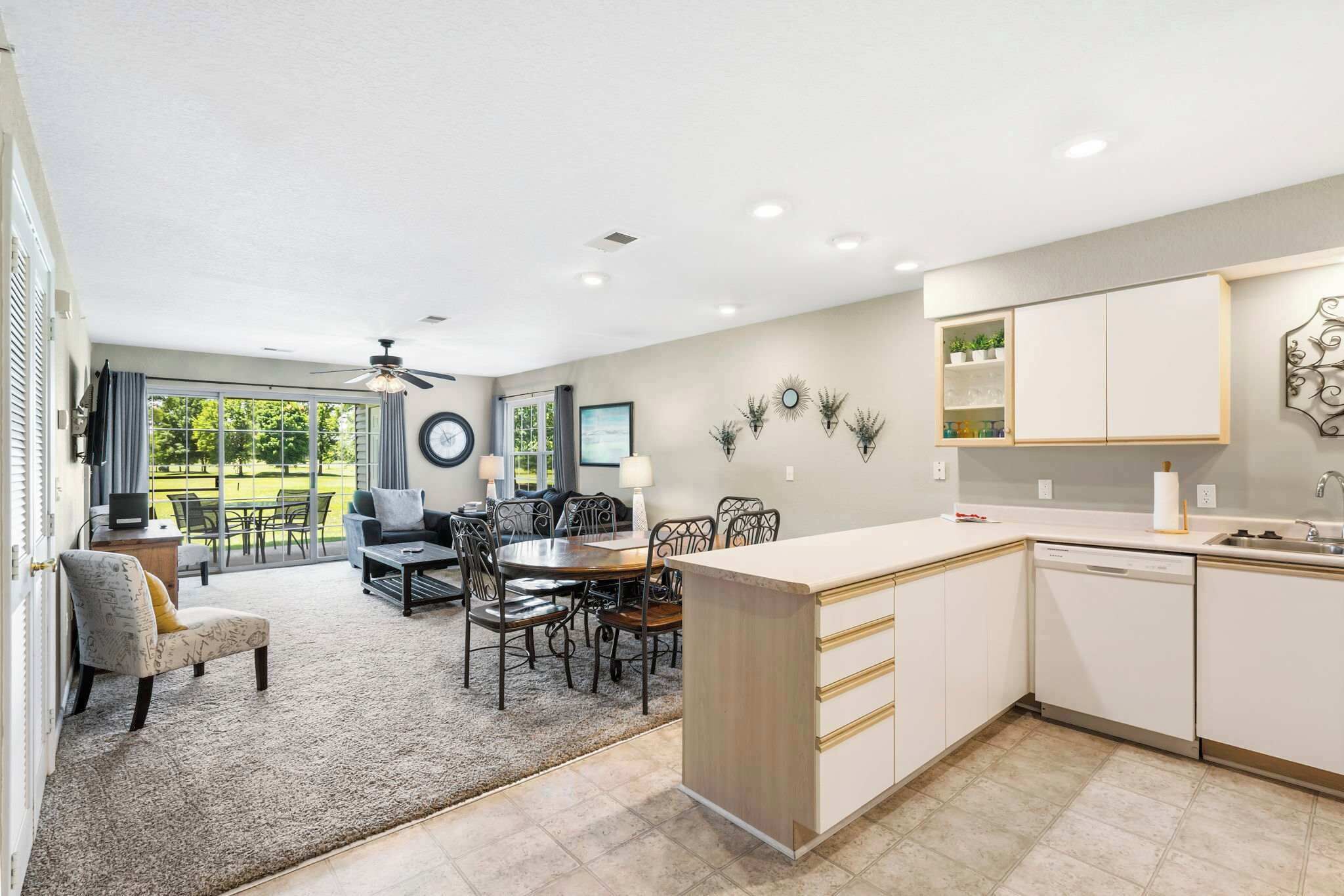 Condo, Multiple Beds, Patio, Golf View (Golf View Escape) | Interior