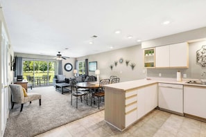 Condo, nhiều giường, sân hiên, quang cảnh sân golf (Golf View Escape) | Nội thất