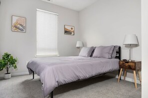 2 slaapkamers, een strijkplank/strijkijzer, wifi, beddengoed