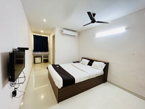 Standard Room | Desk, free WiFi - Royal Regency (Mangaluru)
