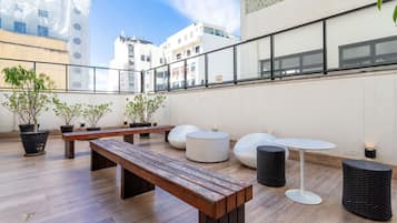 Apartamento júnior | Opções para refeição ao ar livre