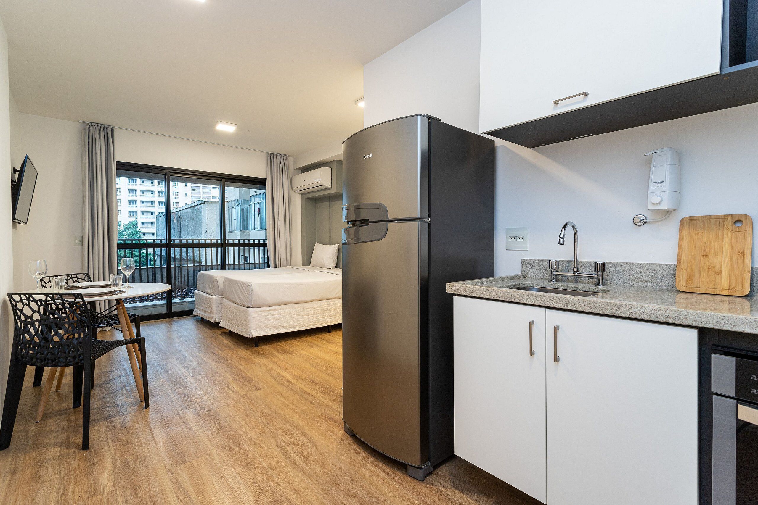 Estudio Premier | Tabla de planchar con plancha, wifi gratis y ropa de cama 