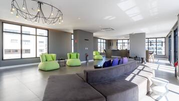 32-inch LCD TV with digital channels, TV