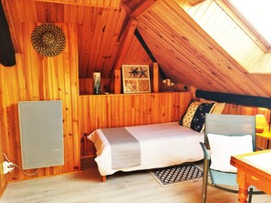 1 bedroom, desk, free WiFi, bed sheets - Your Nomadic Room : Outremer (Marthod)