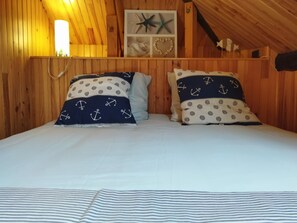1 bedroom, desk, free WiFi, bed sheets - Your Nomadic Room : Outremer (Marthod)