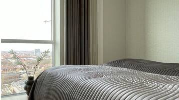 1 bedroom, iron/ironing board, travel cot, free WiFi