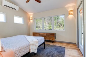 2 chambres, fer et planche à repasser, Wi-Fi gratuit, draps fournis