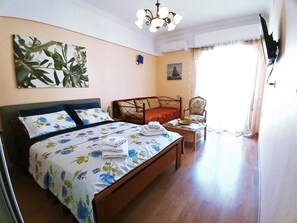 1 habitación, escritorio, tabla de planchar con plancha y wifi gratis 