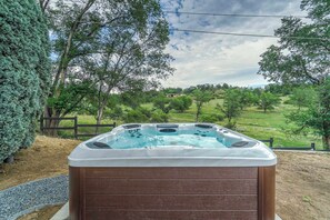 Tina de hidromasaje al aire libre