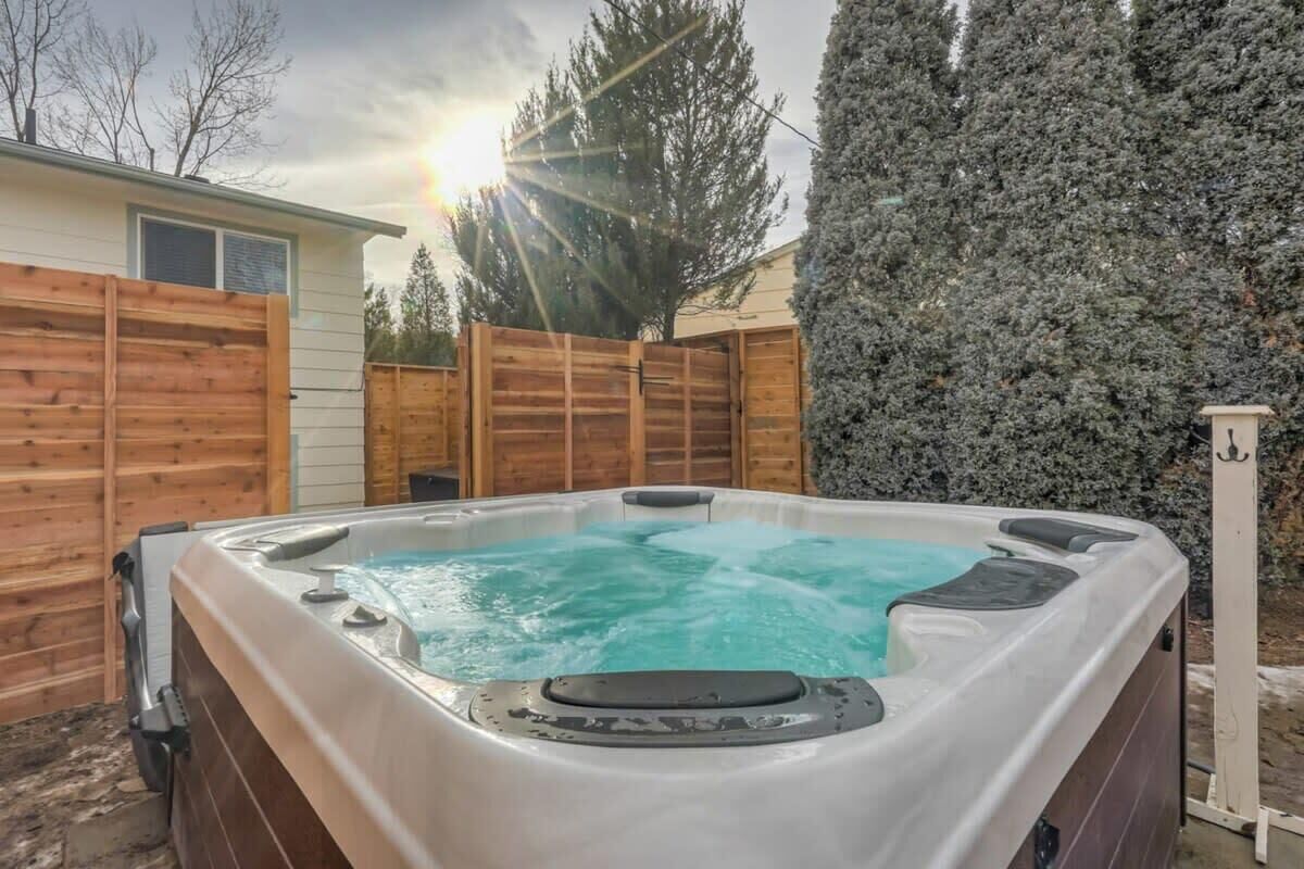 Tina de hidromasaje al aire libre