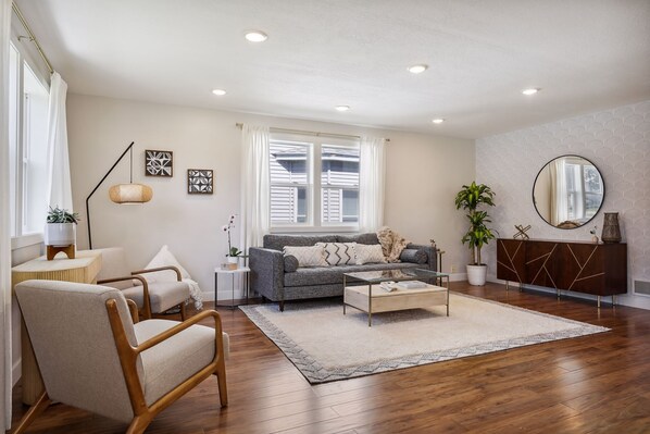 Living area - South Minneapolis/Armatage Modern Farmhouse (Minneapolis)
