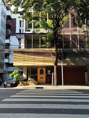 Exterior - Foresttel Bkk - Hostel (Bangkok)