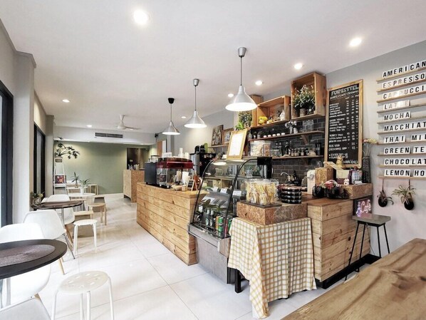 Dining - Foresttel Bkk - Hostel (Bangkok)