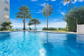 حمّام سباحة خارجي