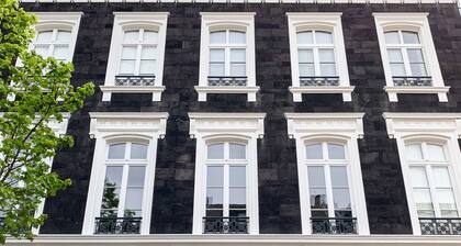 Centrally located, modern and cozy in the most beautiful house in town