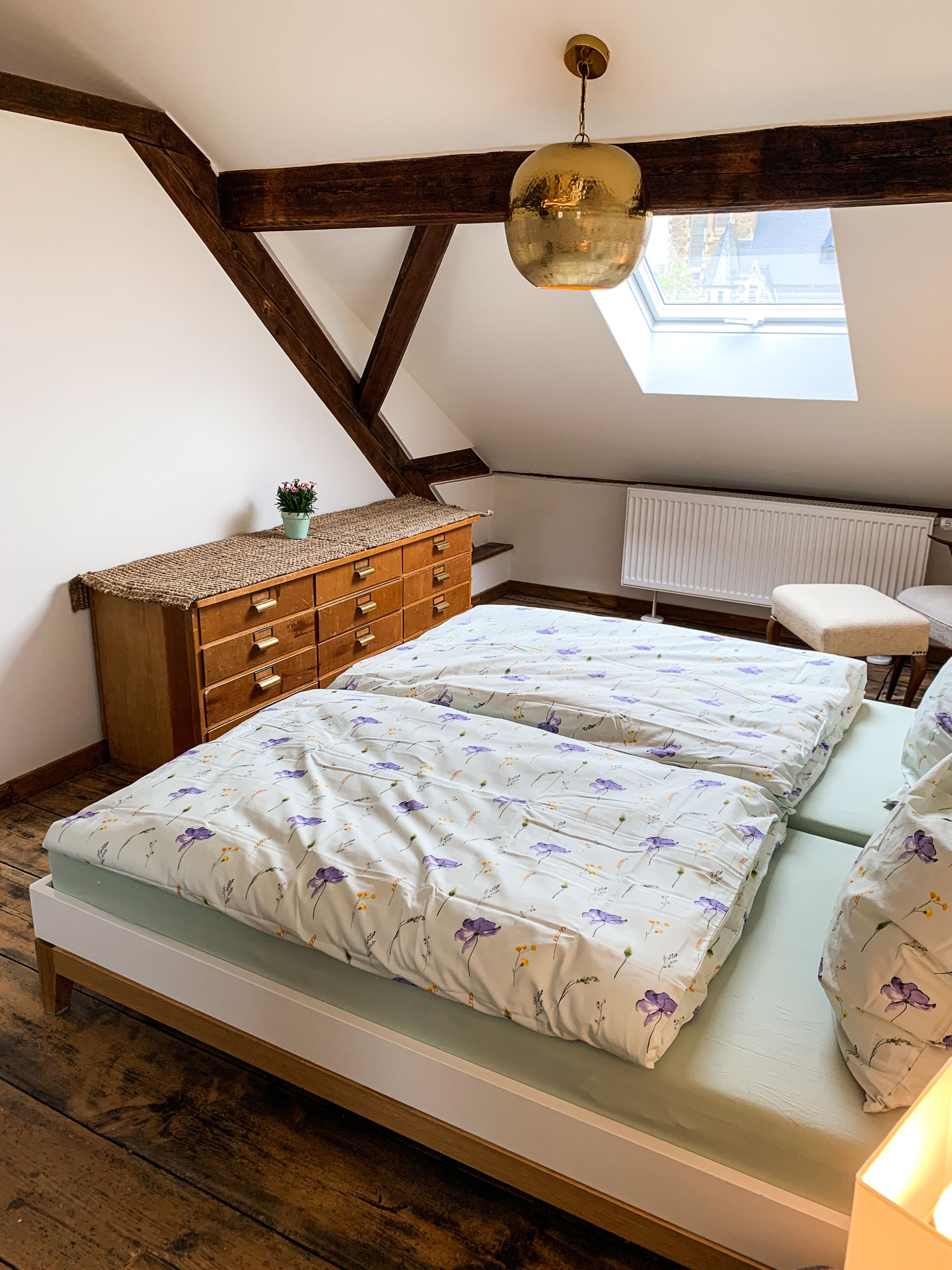 2 室のベッドルーム、旅行用ベビーベッド、WiFi (無料)、ベッドシーツ