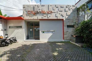 Exterior detail - Cityzen Renon Hotel (Denpasar)