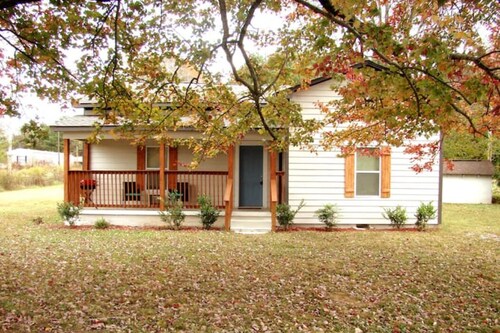 Maple Tree Cottage - Close to boat docks and Wedding venues