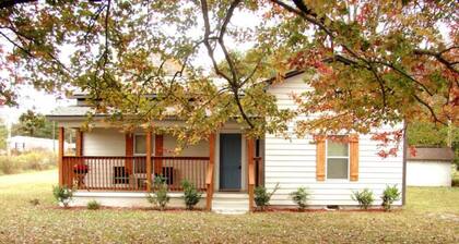Maple Tree Cottage - Close to boat docks and Wedding venues