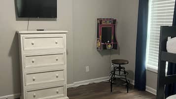 3 habitaciones, tabla de planchar con plancha y wifi gratis