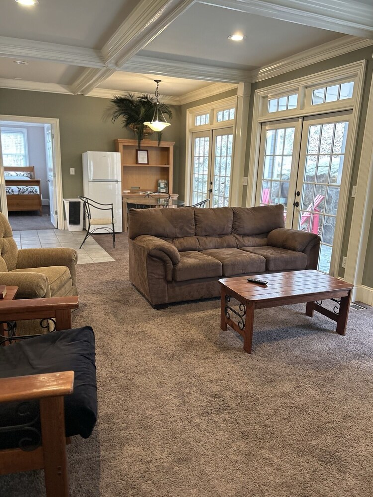 Limestone Springs Cottage, Oneonta 170 Room Prices & Reviews