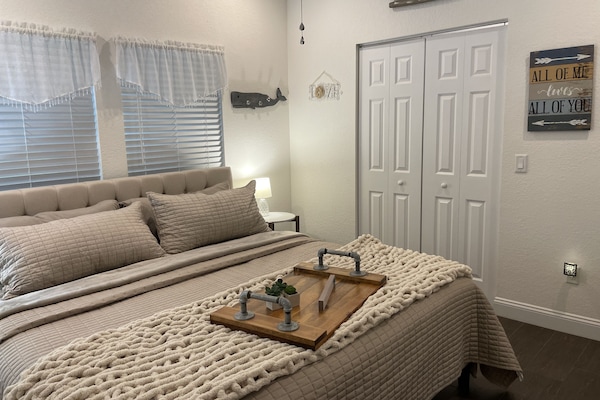1 bedroom, travel cot, WiFi, bed sheets