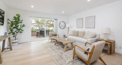 Two Story Apartment Near Beach