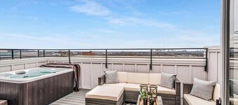 Dual Nashville Homes • Rooftop Tubs & Views