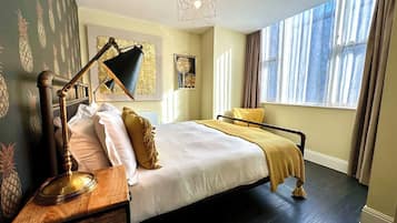 1 bedroom, iron/ironing board, internet, bed sheets