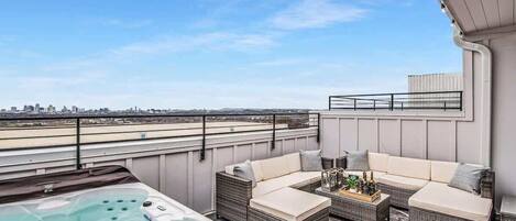 Tina de hidromasaje al aire libre