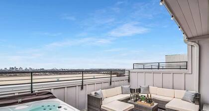 Luxe Nash Getaway • Rooftop & Hot Tub