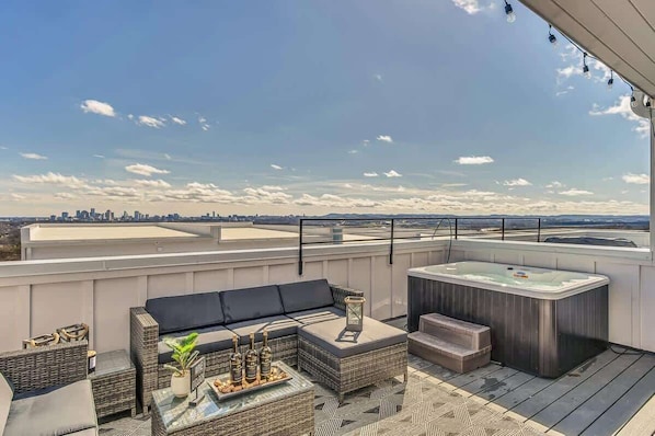 Outdoor spa tub - 2 Luxe New Homes • Side-by-Side • Sleep 24 (Nashville)