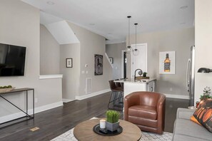 TV - 2 Luxe New Homes • Side-by-Side • Sleep 24 (Nashville)