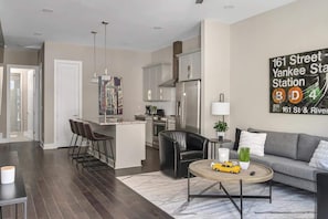 TV - 2 Luxe New Homes • Side-by-Side • Sleep 24 (Nashville)