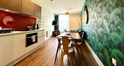 Amazing Modern Apartment - Free Secure Parking!